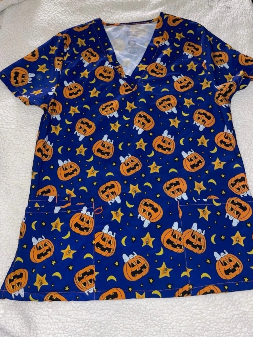 Peanuts scrub top Pumpkin Print in Blue Size Medium